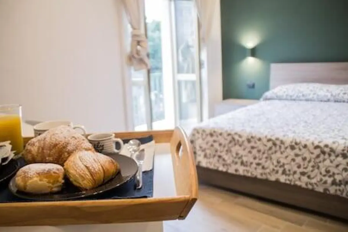 Interno 10 Cavour – Affordable Bed and Breakfast in Naples
