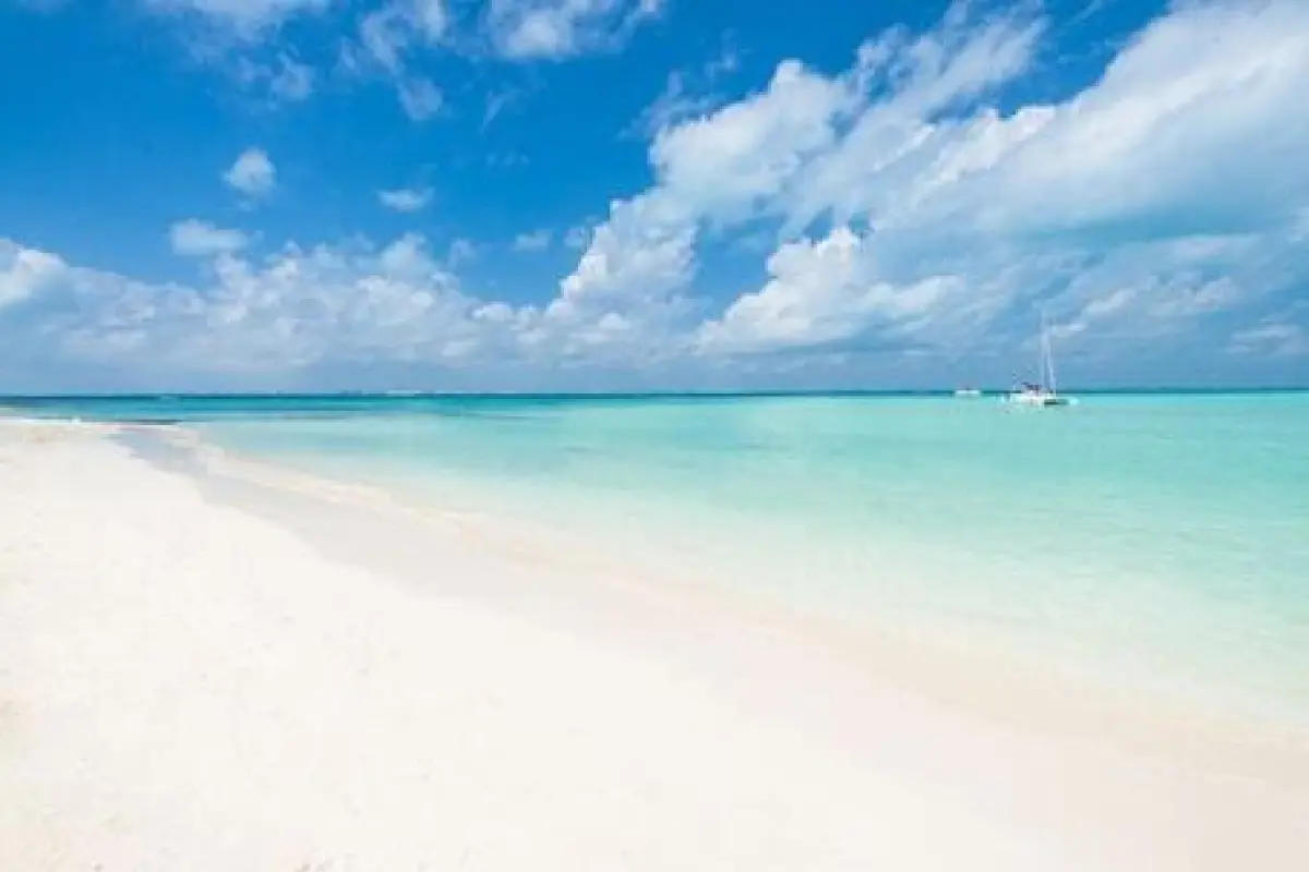Ixchel Beach Hotel – Affordable hotel in Isla Mujeres