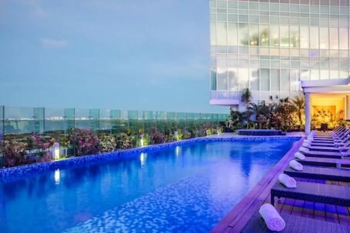 Fiesta Inn Cancun Las Americas – Affordable hotel in Cancun