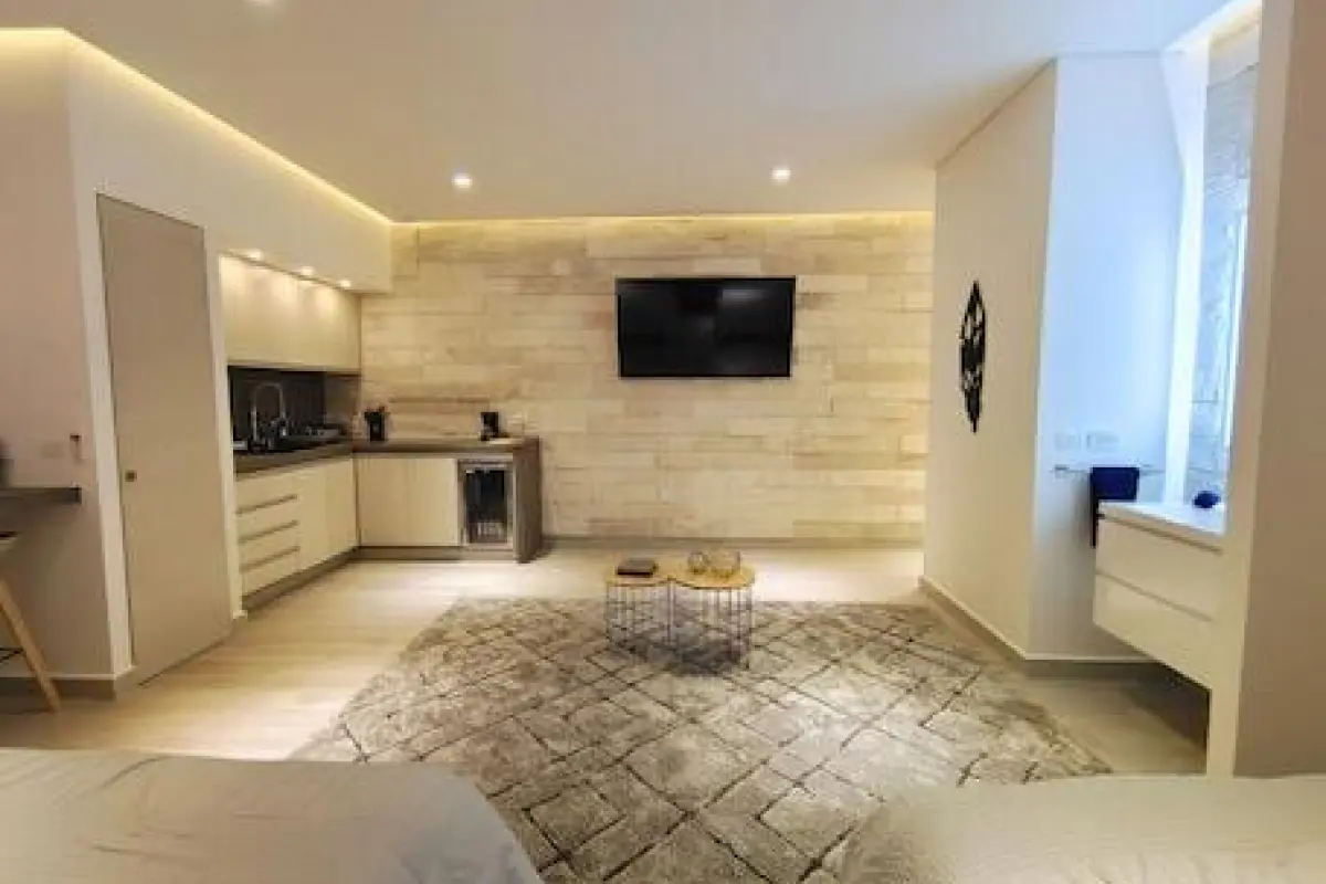 1st Luxury Warehouse – Affordable hotel in Cancun
