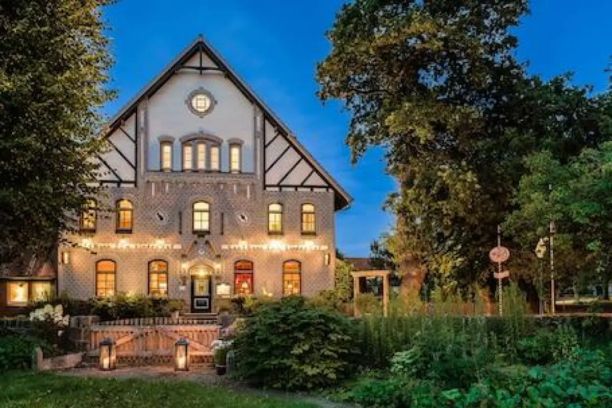 Landhaus Zum Lindenhof – Affordable hotel in Marxen
