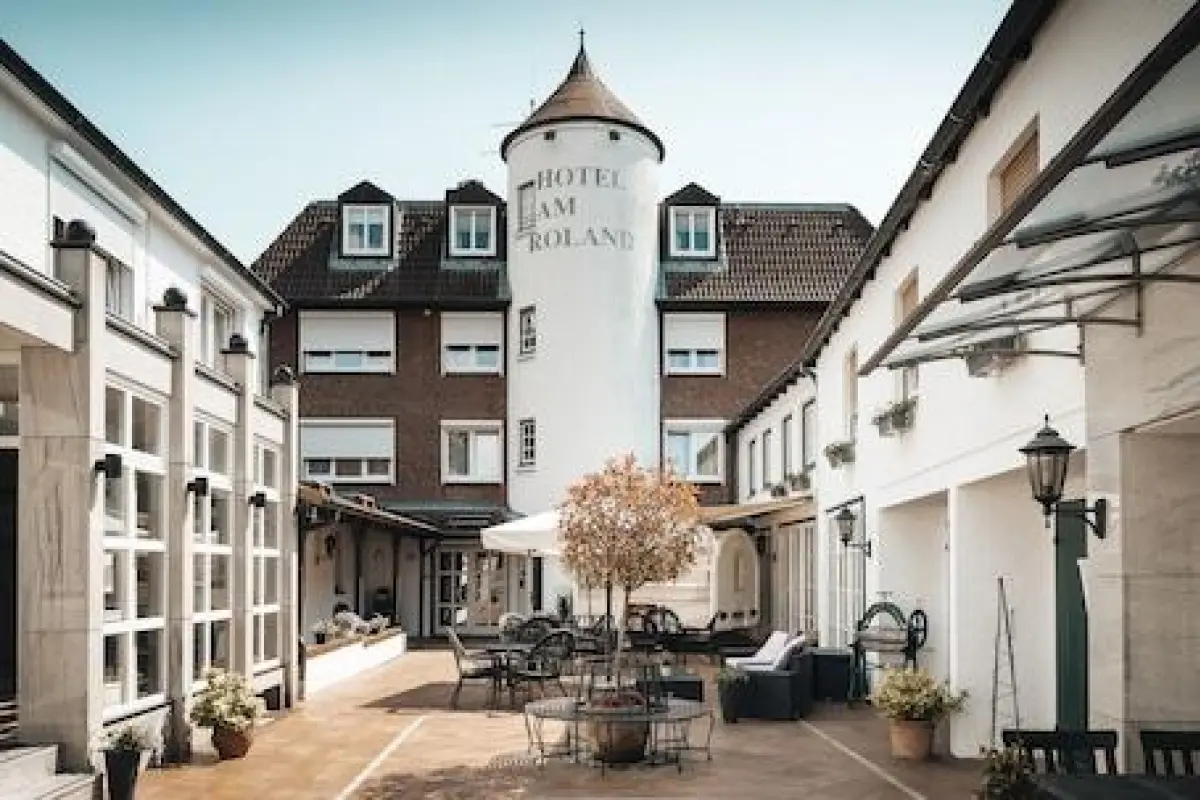 Hotel Freihof am Roland – Affordable hotel in Wedel
