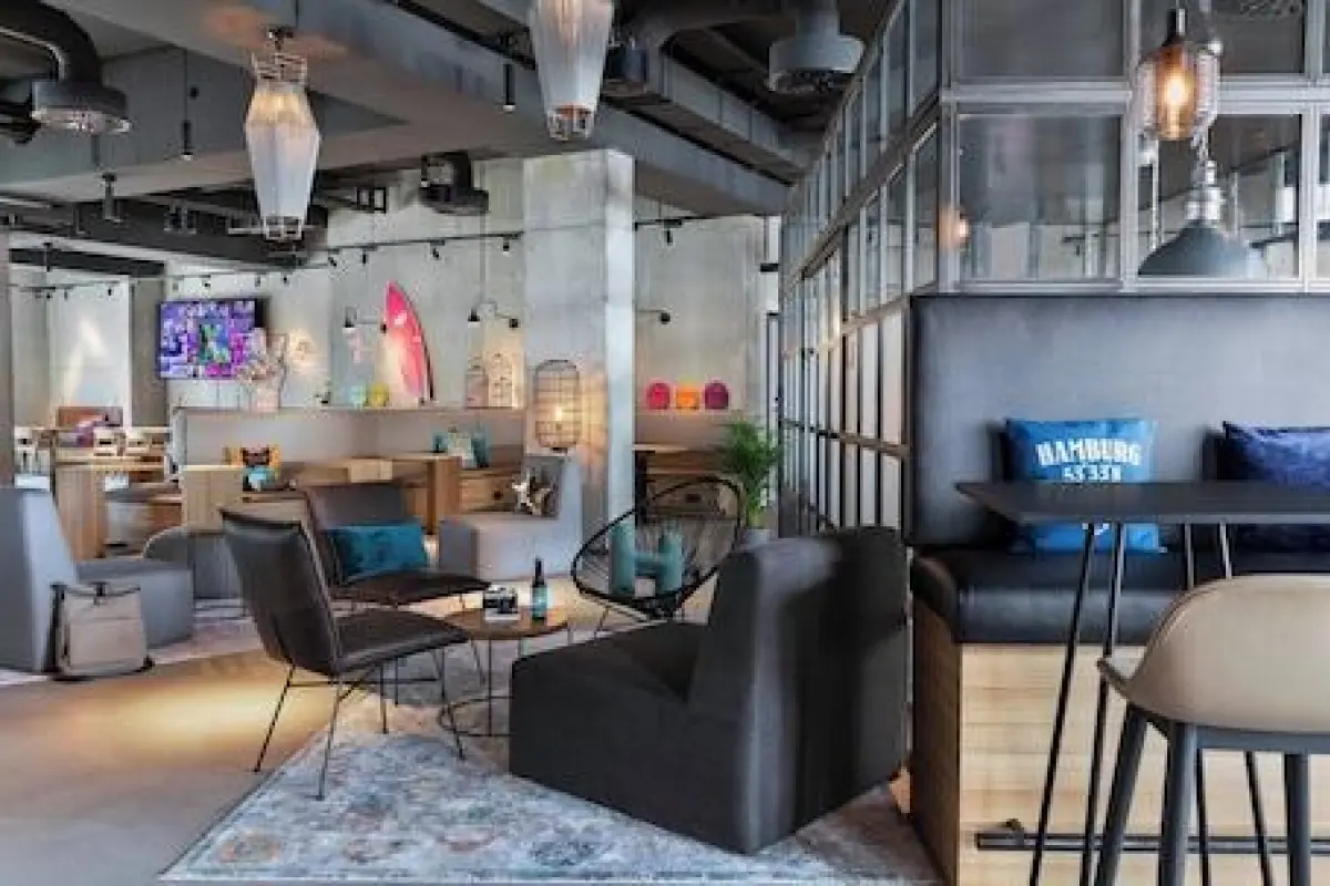 Moxy Hamburg City – Affordable hotel in Hamburg