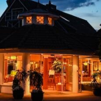 Ringhotel Kloevensteen – Affordable hotel in Schenefeld