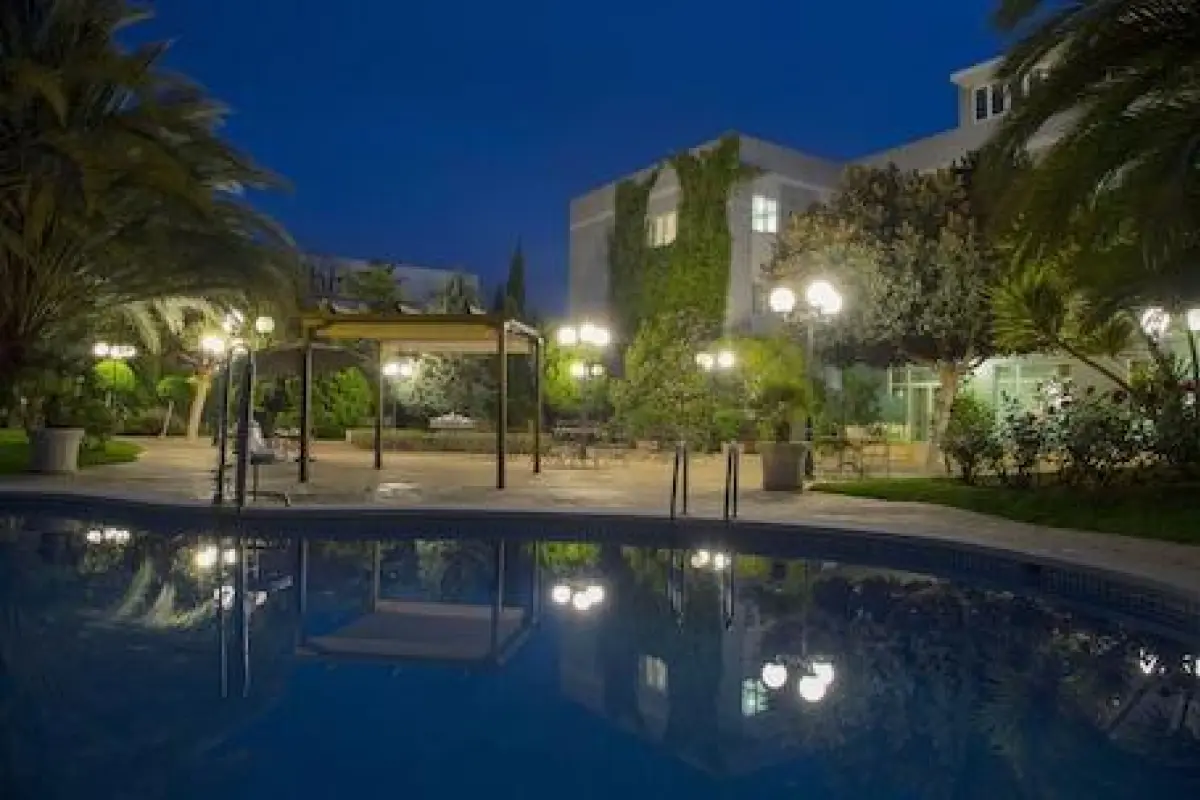 Checkin Valencia Ciscar – Affordable hotel in Picanya