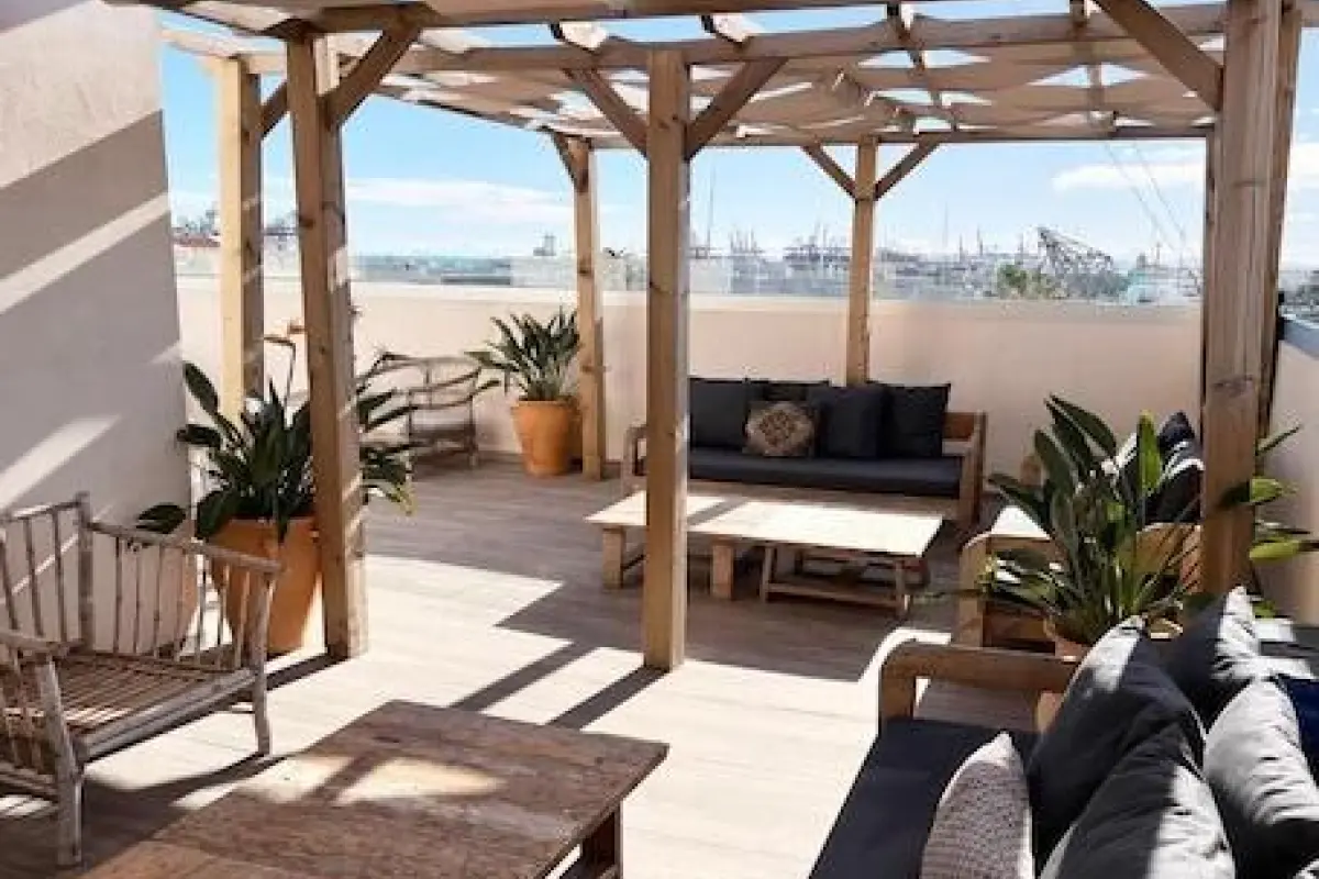 Valencia Luxury - Calma Beach Apartments – Affordable hotel in Valencia