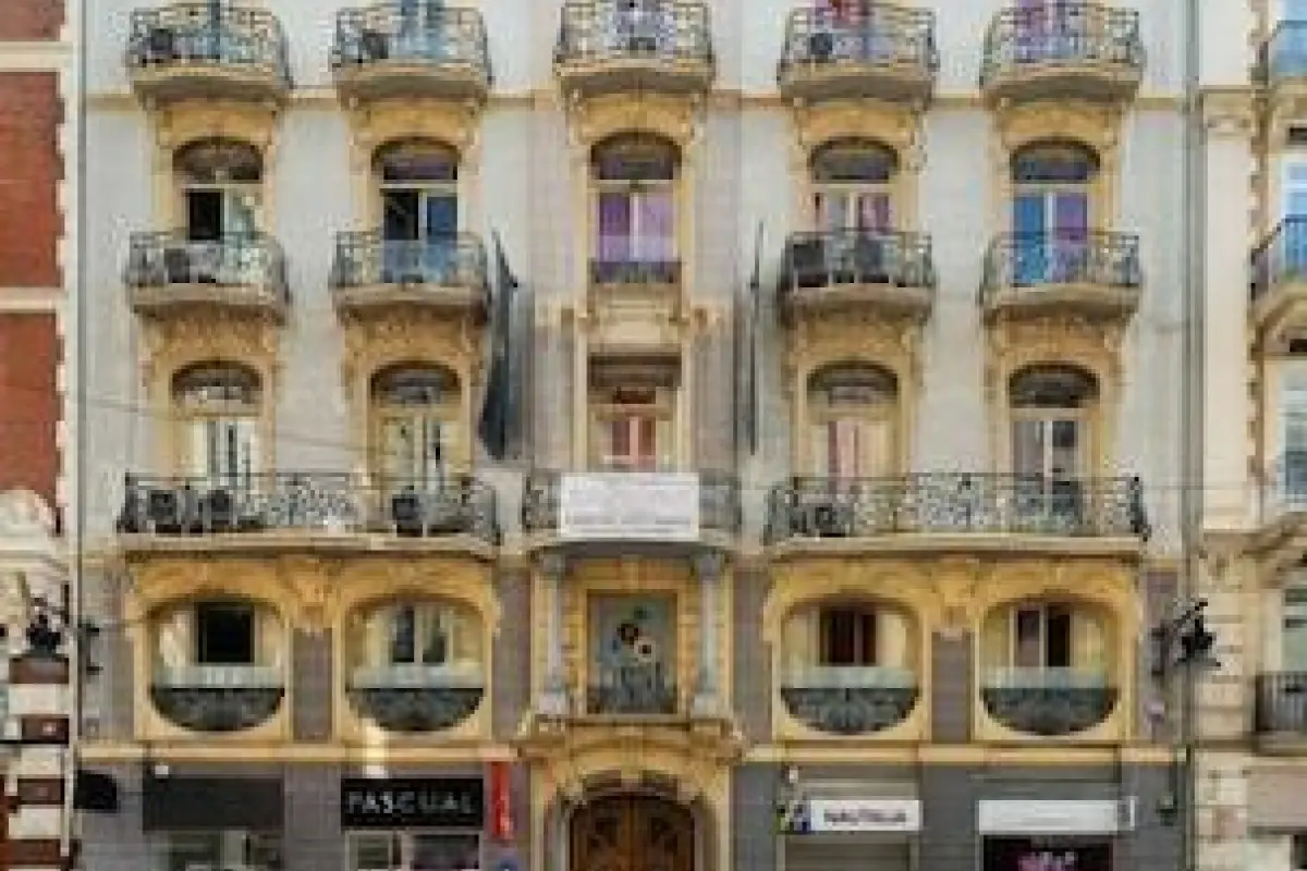 Red Nest Hostel – Affordable hotel in Valencia