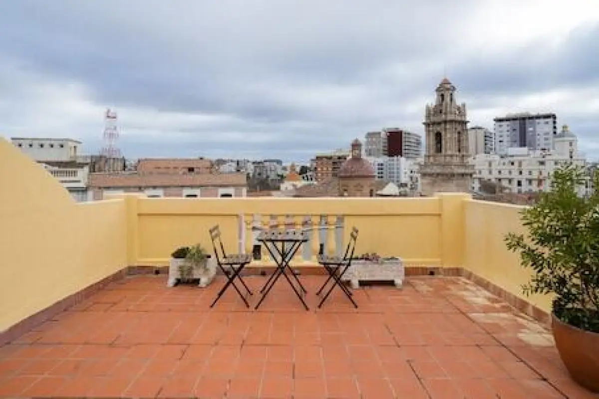 Purple Nest Hostel – Affordable hotel in Valencia
