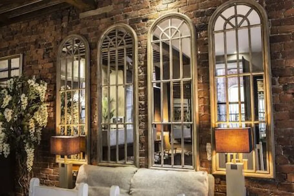 The Cow Hollow Hotel – Affordable hotel in Manchester