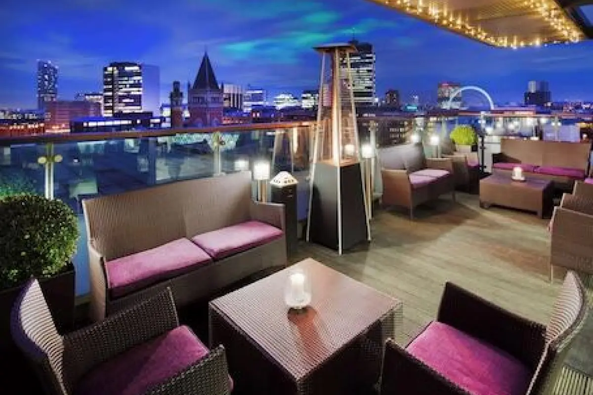 DoubleTree by Hilton Manchester - Piccadilly – Affordable hotel in Manchester