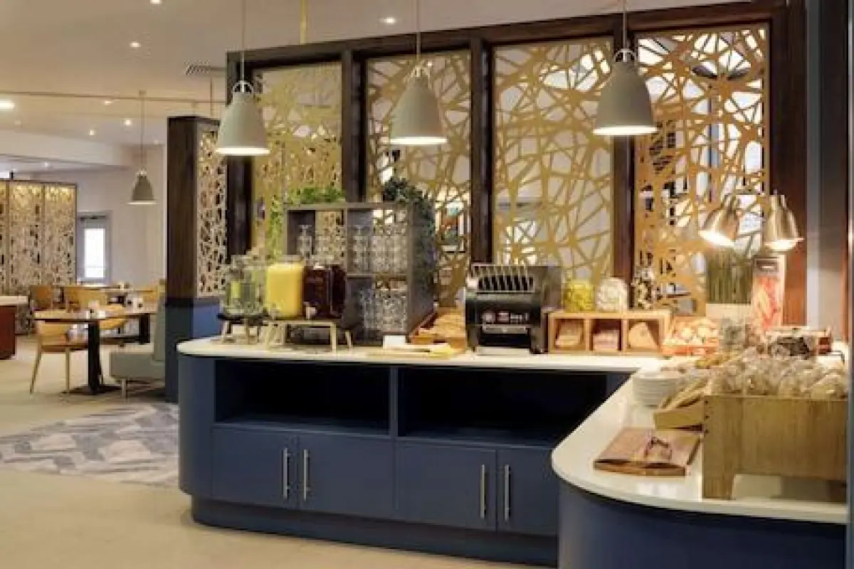 DoubleTree by Hilton Manchester Airport – Affordable hotel in Manchester