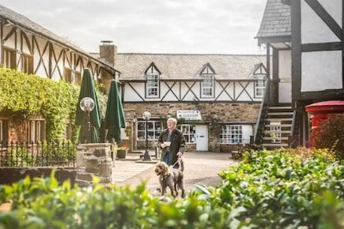 Last Drop Village Hotel and Spa – Affordable hotel in Bolton