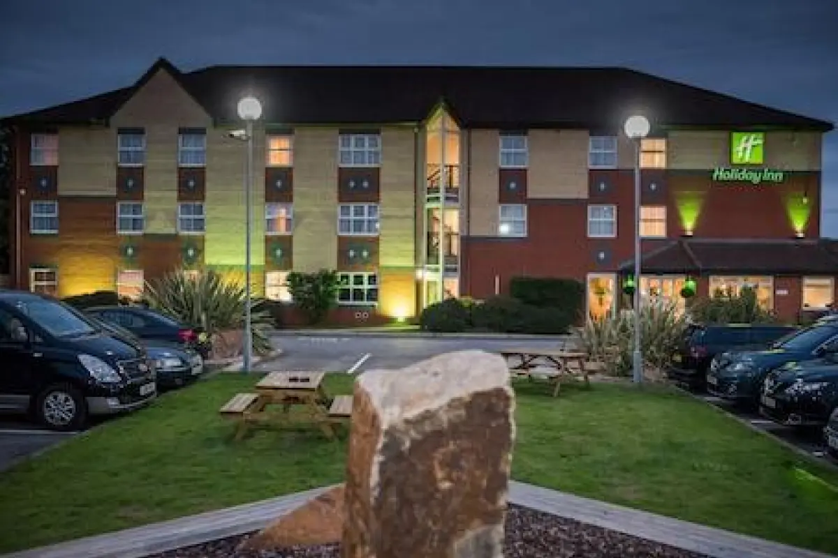 Holiday Inn Manchester West by IHG – Affordable hotel in Salford