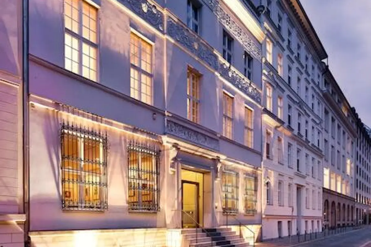 art'otel Berlin Mitte powered by Radisson Hotels – Affordable hotel in Berlin