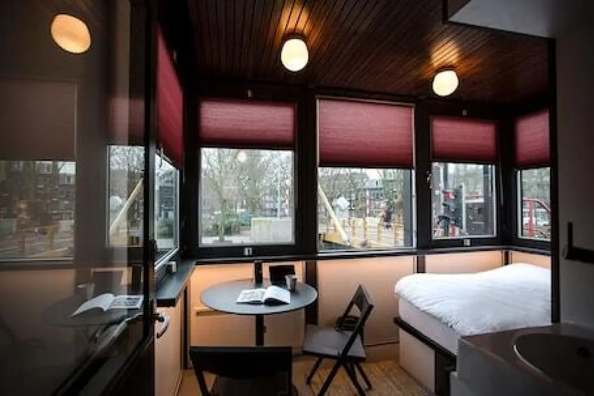 SWEETS - Theophile de Bockbrug – Affordable hotel in Amsterdam