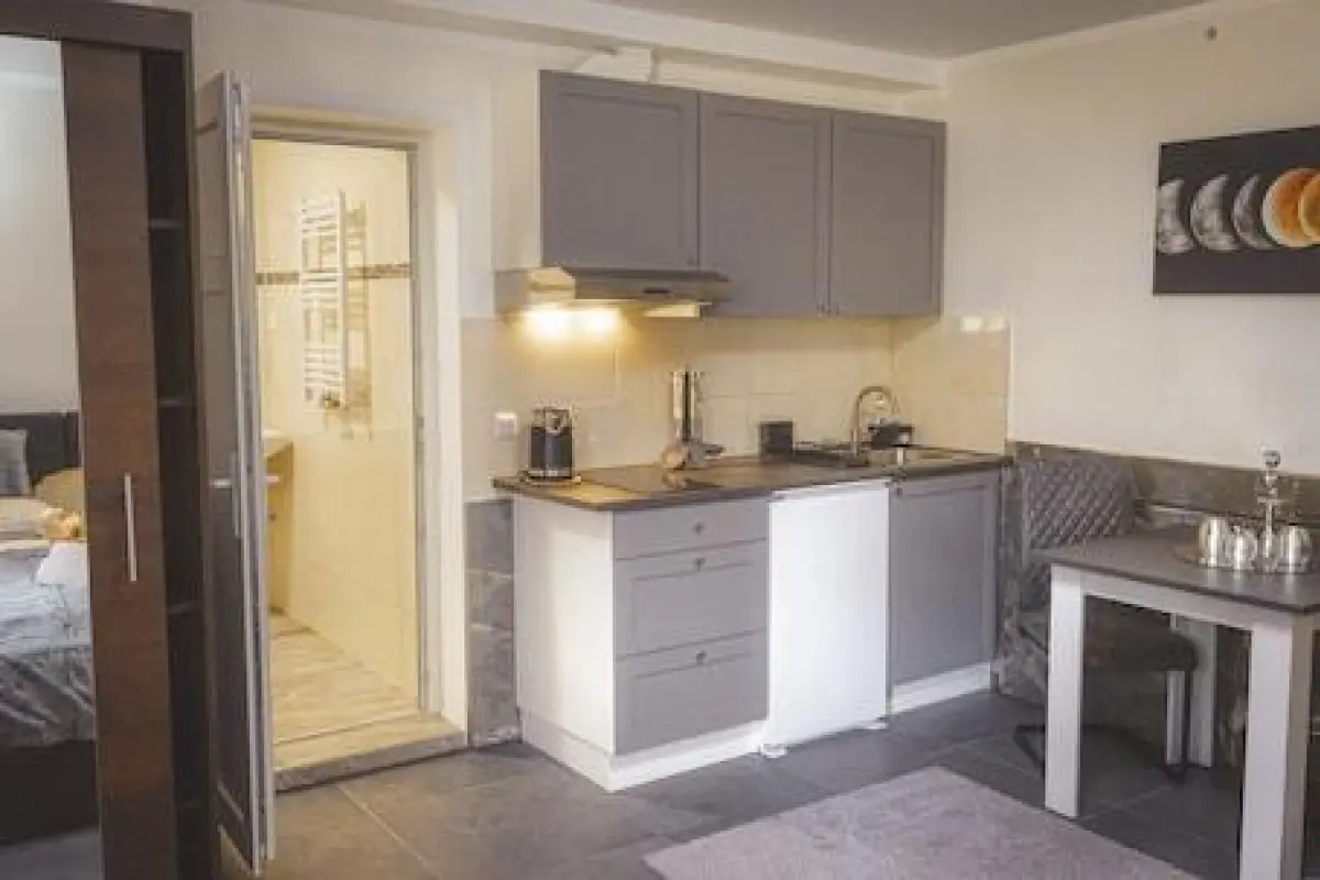 Amir Deluxe Motel – Affordable hotel in Schoenefeld