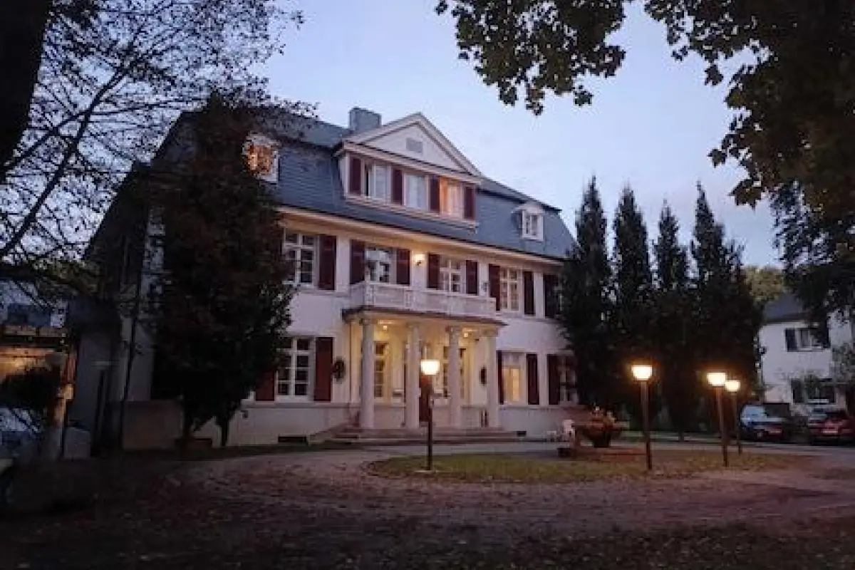 villa furstenberg – Affordable hotel in Leverkusen