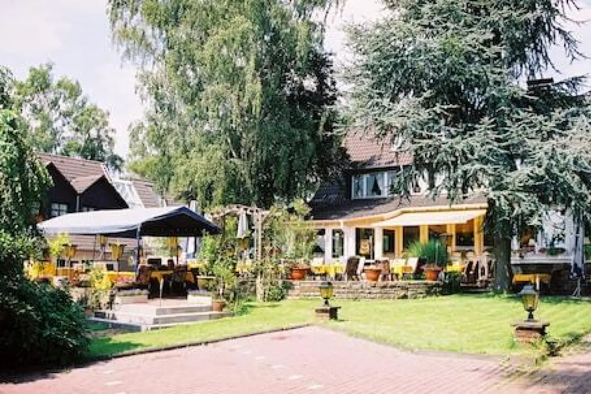Landhaus Sassenhof – Affordable hotel in Muelheim an der Ruhr