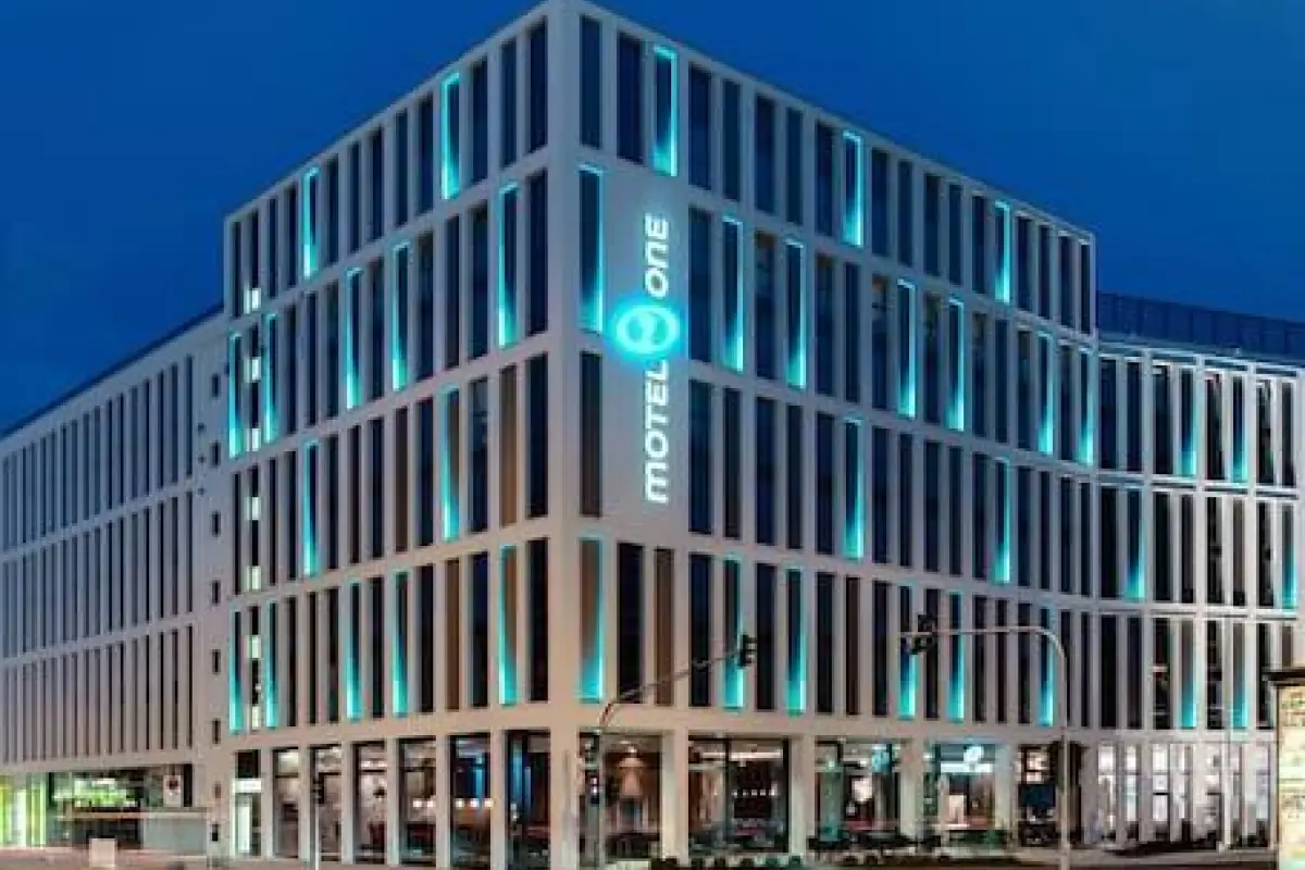Motel One Köln-Altstadt – Affordable hotel in Cologne