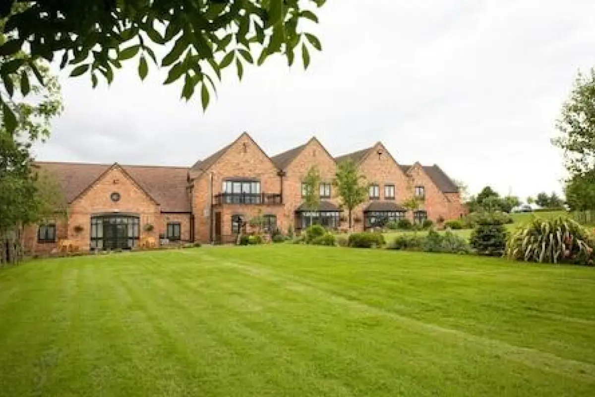 The Pear Tree Inn & Country Hotel  – Affordable hotel in Worcester