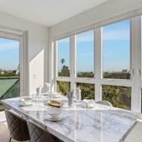 Luxury 2BR Hollywood Pool View by Oneluxstay – Affordable hotel in Los Angeles