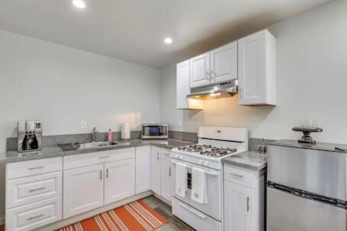 Sleek San Fernando Studio ~ 14 Mi to Universal – Affordable hotel in San Fernando