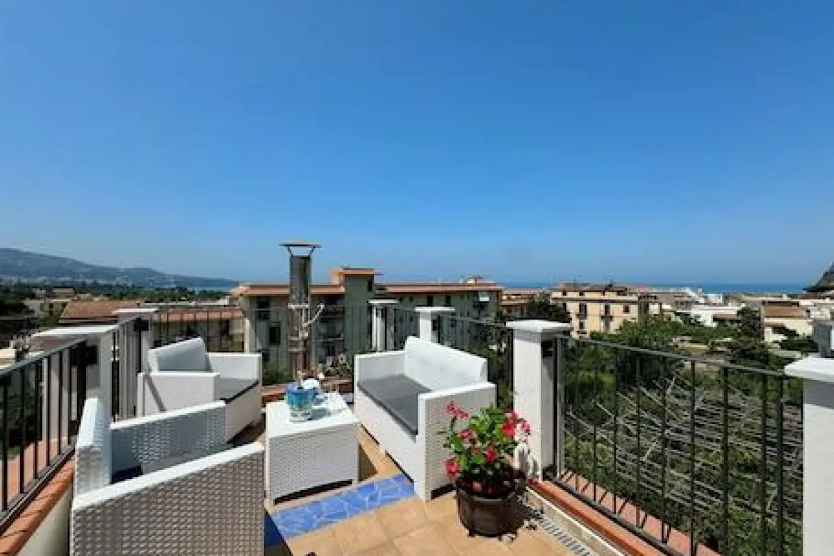 YourHome - La Famiglia Apartment – Affordable hotel in Meta