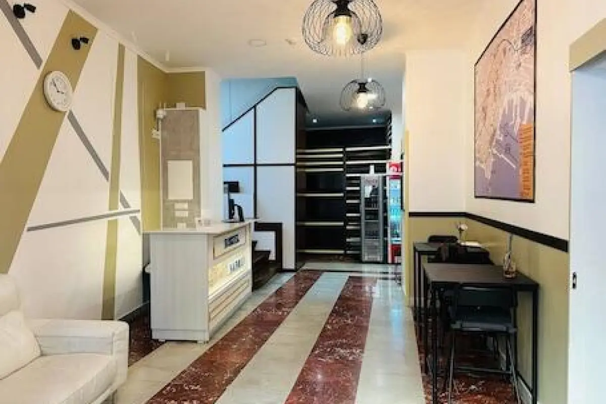 Hello Naples – Affordable hotel in Naples