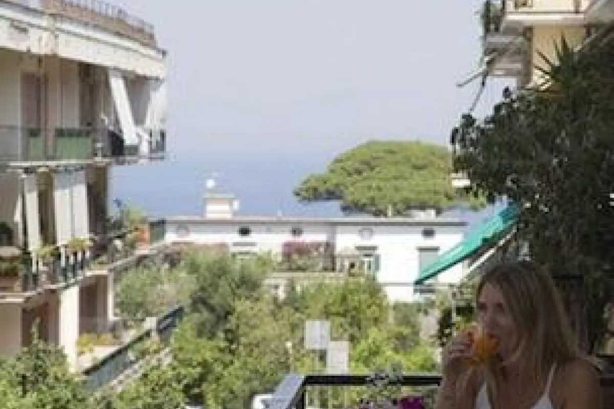 Sorrento ResArt Suite – Affordable Bed and Breakfast in Sorrento