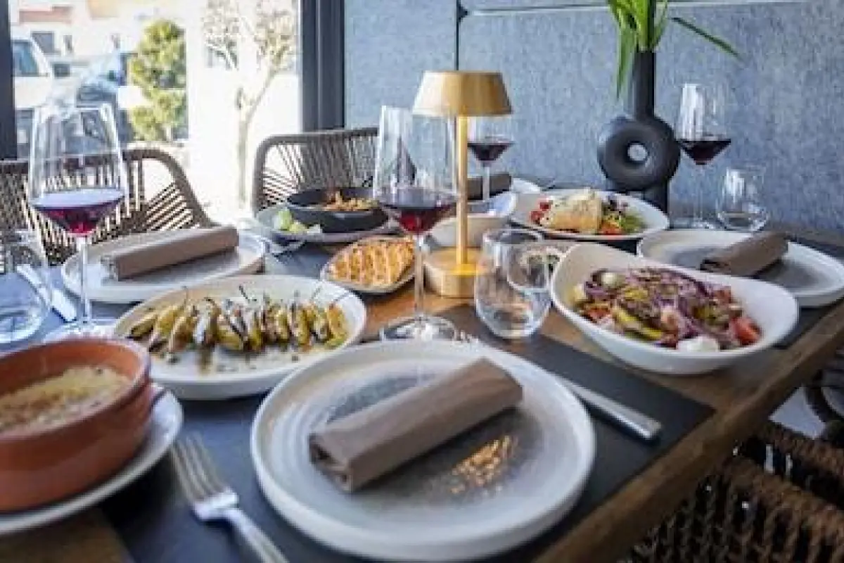 Delphi Hotel & Restaurant – Affordable hotel in Neu Wulmstorf