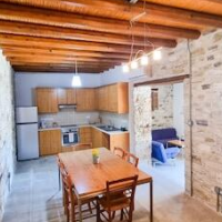 Traditional Village Pool Apartment – Affordable hotel in Skarinou