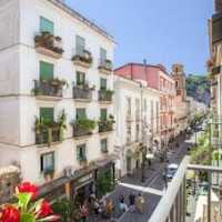 Deluxe Home in Sorrento Old Town with Balconies – Affordable hotel in Sorrento