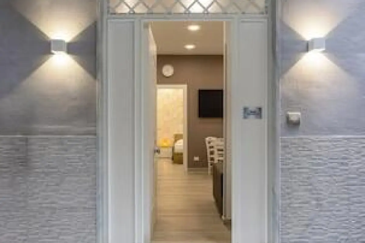 DCR House Murales – Affordable hotel in Naples