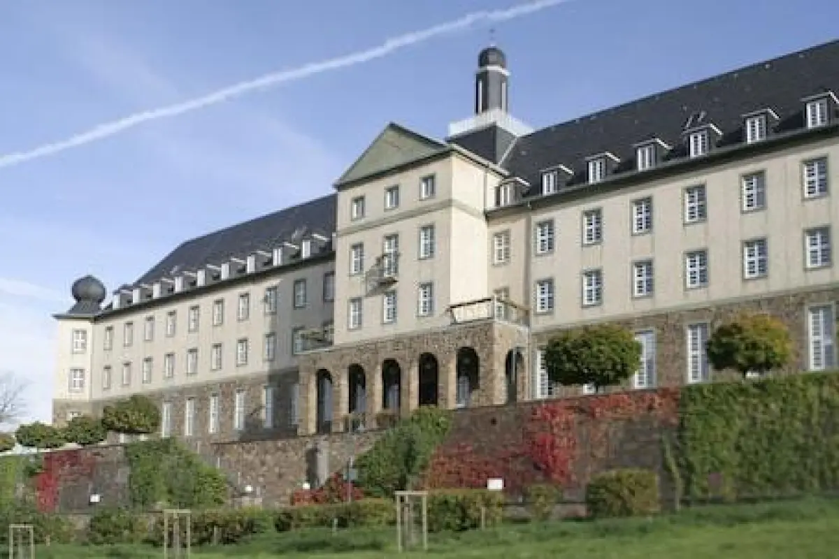 Kardinal Schulte Haus – Affordable hotel in Bergisch Gladbach