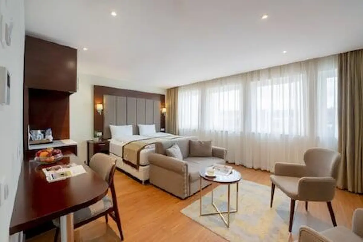 Palast Hotel – Affordable hotel in Huerth