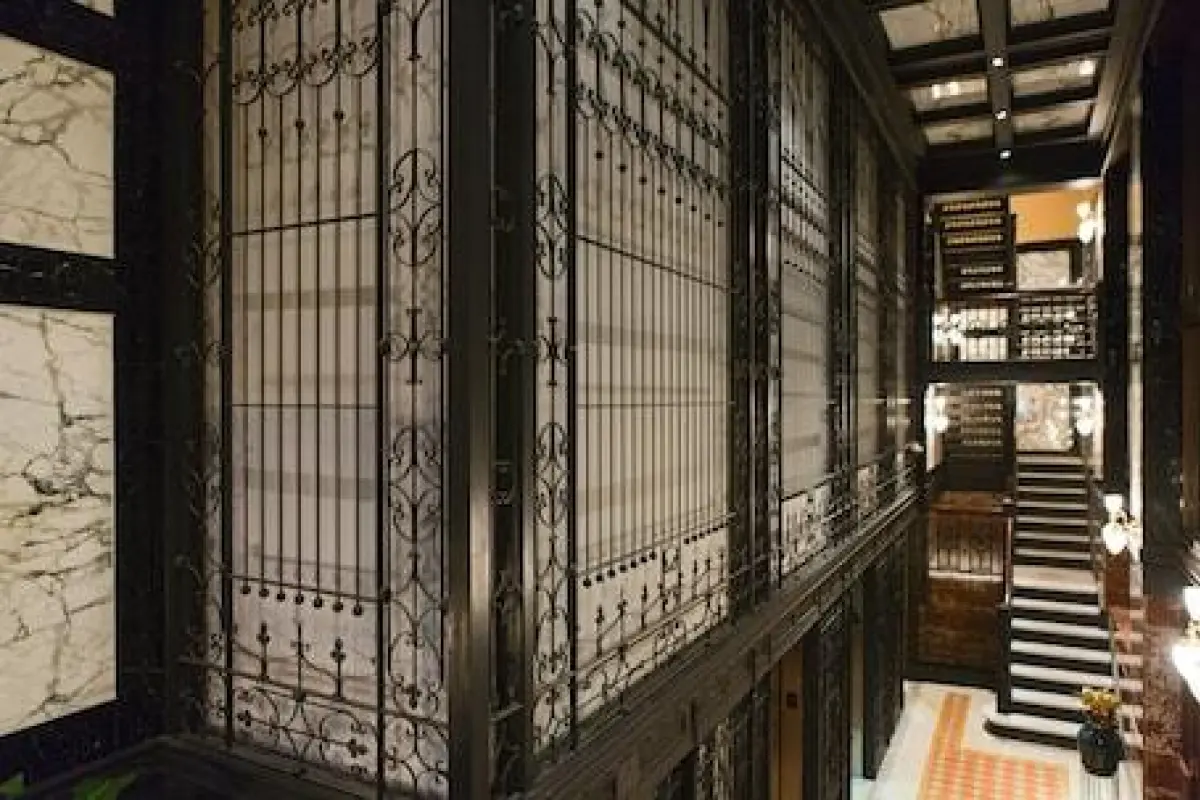 Staypineapple, An Iconic Hotel, The Loop – Affordable hotel in Chicago