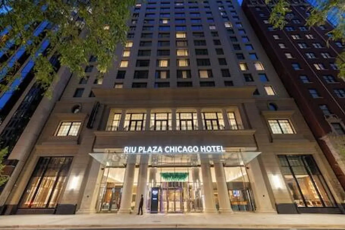 Hotel Riu Plaza Chicago – Affordable hotel in Chicago