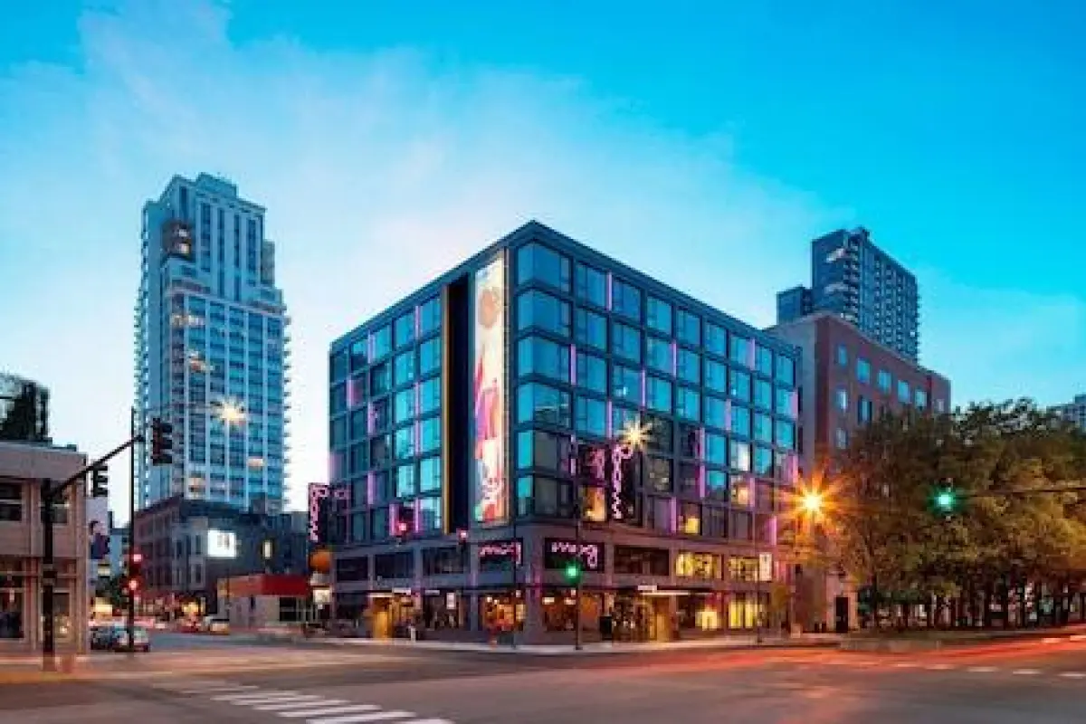 Moxy Chicago Downtown – Affordable hotel in Chicago