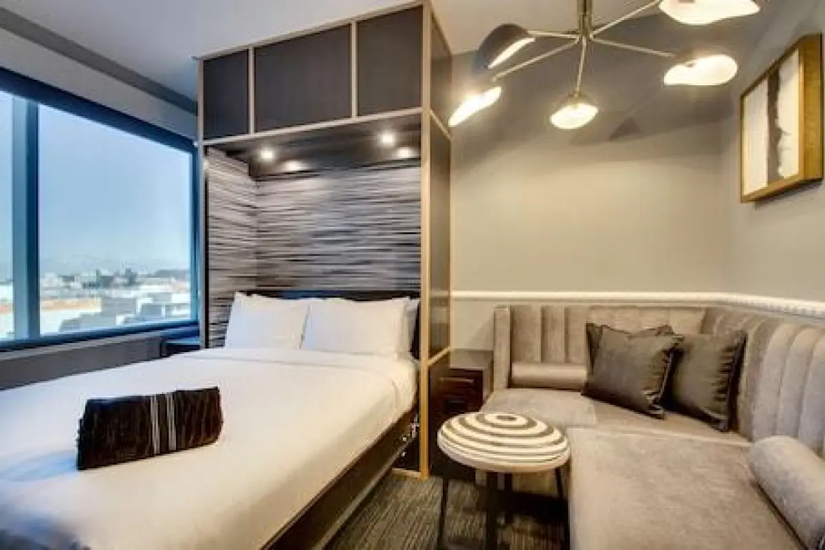The Rose Chicago, Tapestry Collection by Hilton – Affordable hotel in Rosemont