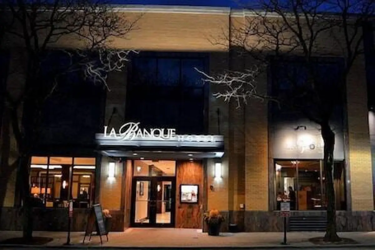 La Banque Hotel – Affordable hotel in Homewood