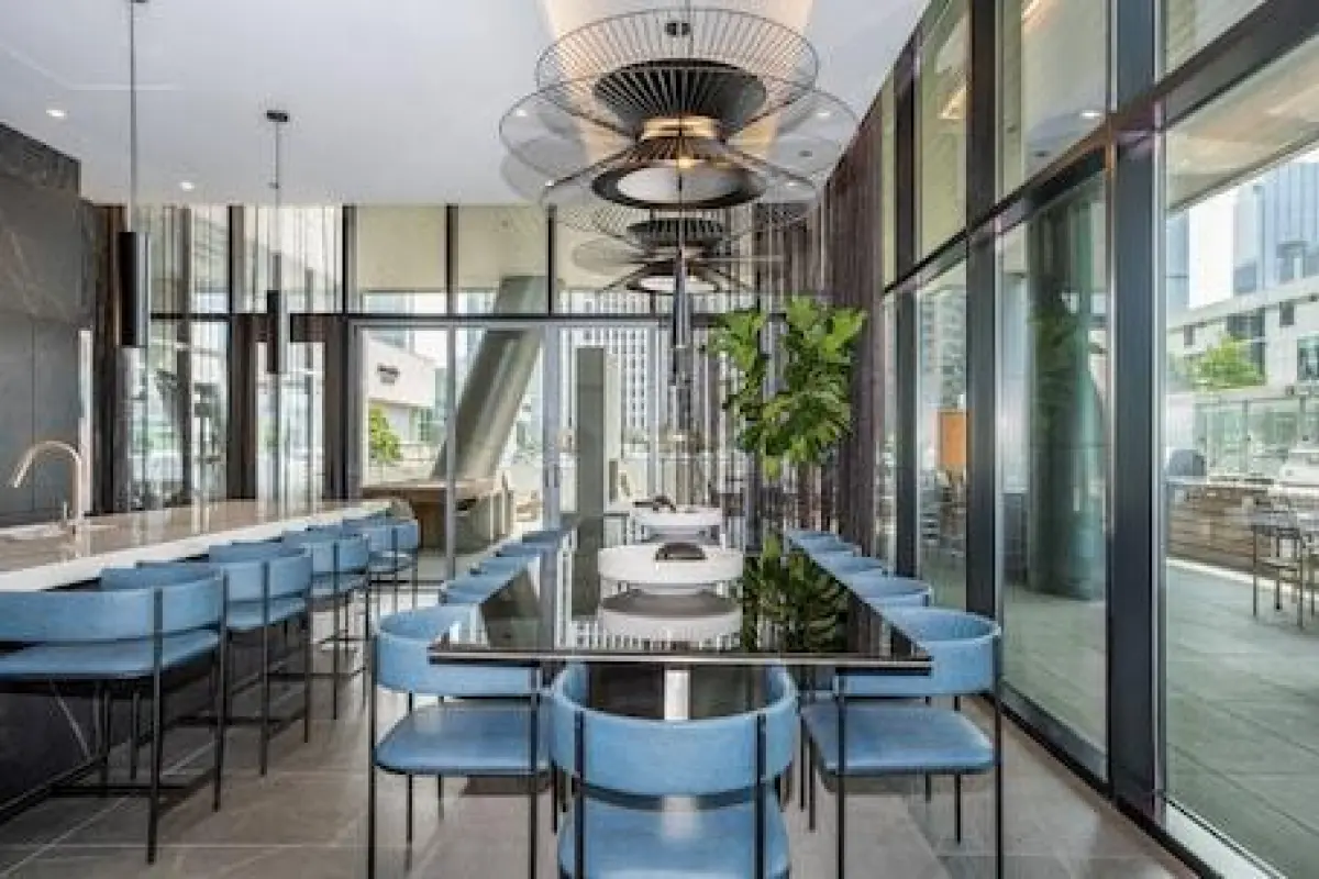Level Chicago Fulton Market – Affordable hotel in Chicago