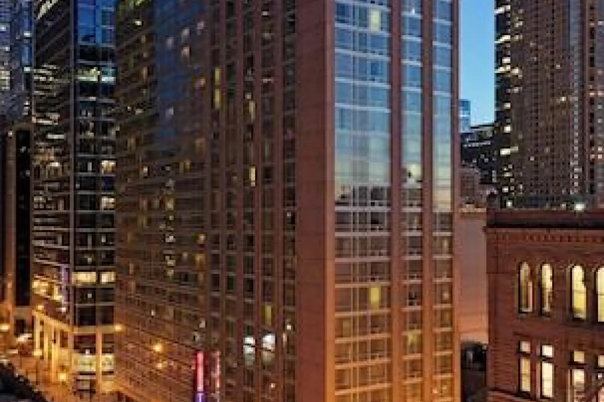 Residence Inn by Marriott Chicago Downtown / River North – Affordable hotel in Chicago