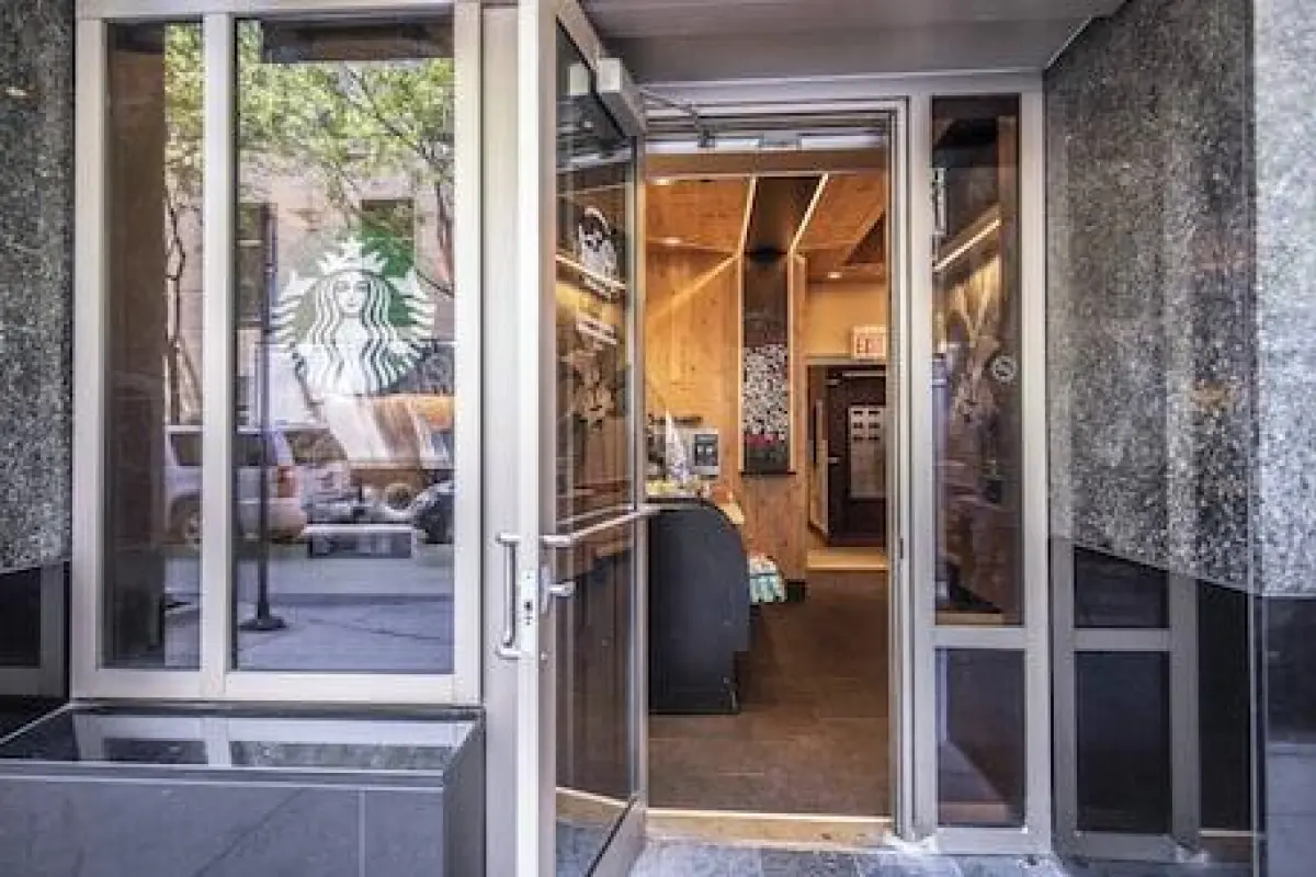 Courtyard by Marriott Chicago Magnificent Mile – Affordable hotel in Chicago