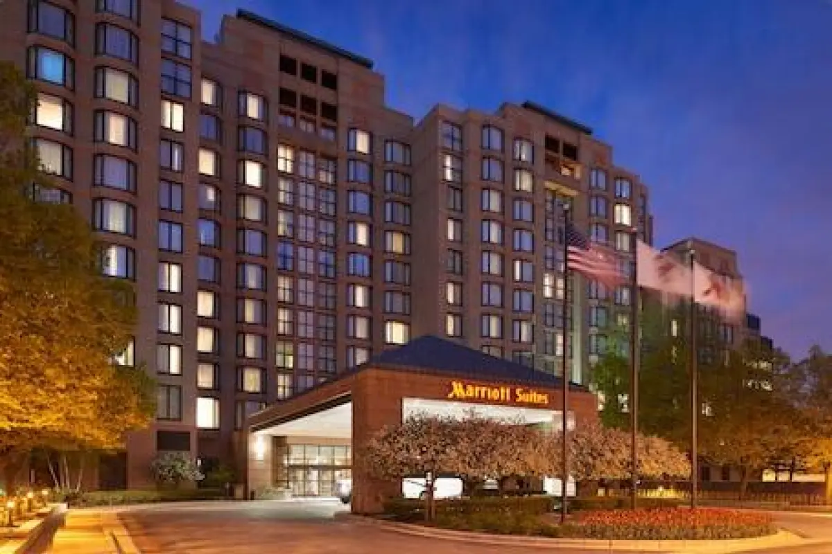 Chicago Marriott Suites O'Hare – Affordable hotel in Rosemont