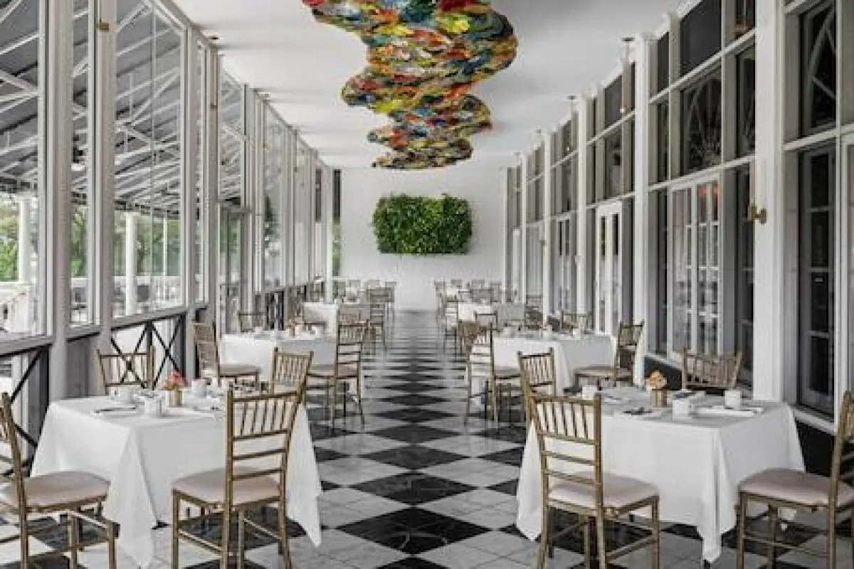 The Drake Oak Brook, Autograph Collection – Affordable hotel in Oak Brook