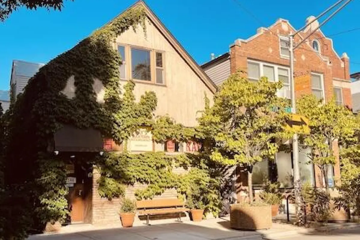 Ray's Bucktown B&B – Affordable Bed and Breakfast in Chicago