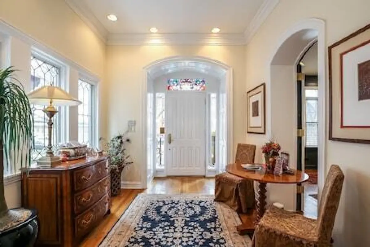 Harvey House Bed & Breakfast – Affordable Bed and Breakfast in Oak Park