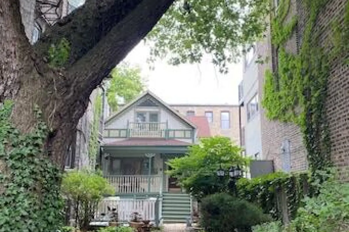 The Villa Toscana – Affordable Bed and Breakfast in Chicago