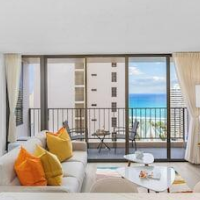 Premium Remodeled Condo with Ocean View and Parking – Affordable hotel in Honolulu
