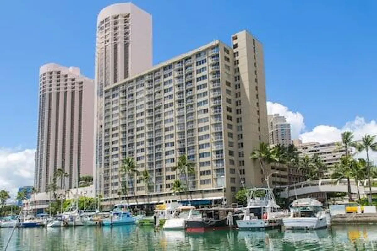 Ilikai Marina Studio City View Condos with Fully Equipped Kitchens & Free Wifi – Affordable hotel in Honolulu